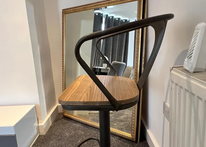 J&f In منزل للإقامة ليدز